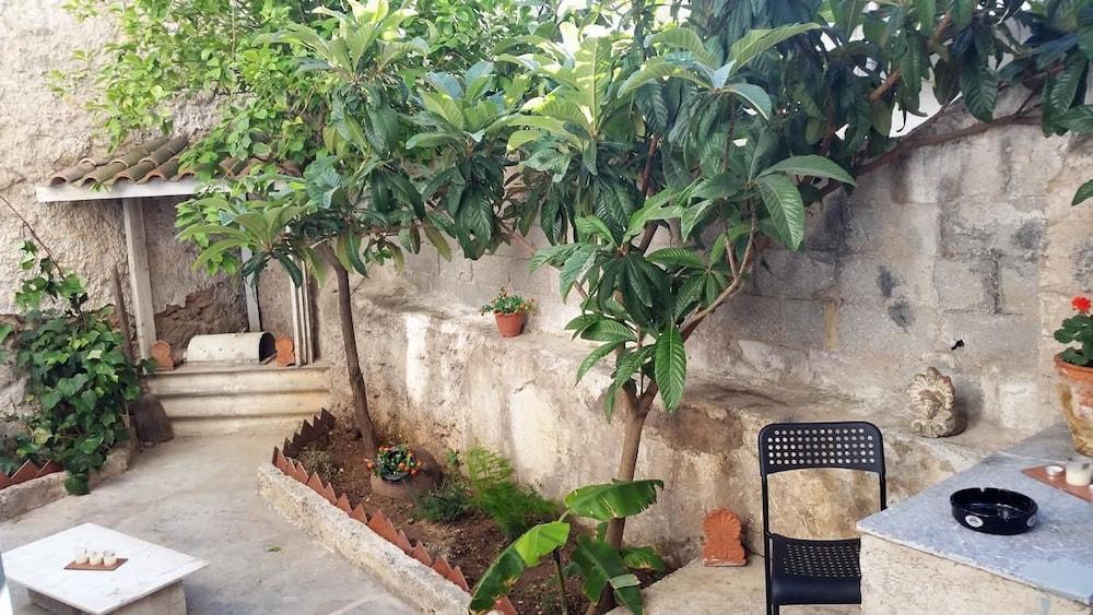 Space Paradise Apartments Атина Екстериор снимка